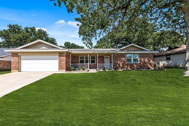 108 Stonegate Court, Bedford, TX 76022