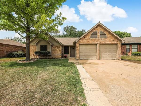 840 Arcadia Street, Saginaw, TX 76179