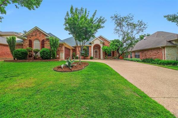 708 Biscayne Drive, Mansfield, TX 76063