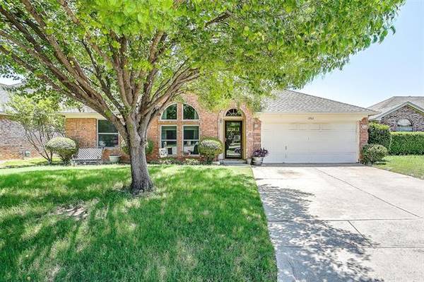 1702 Farmington Drive, Mansfield, TX 76063