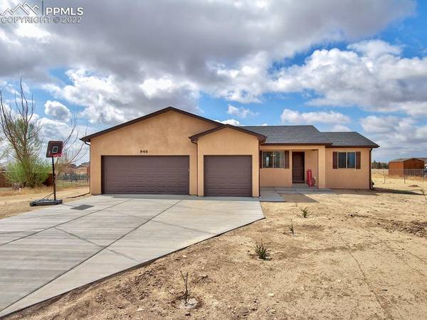 946 E Walden DR, Pueblo West, CO 81007