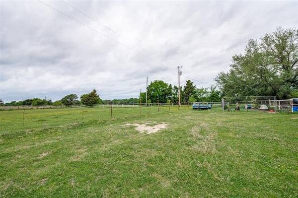 2379 Vz County Road 3810, Wills Point, TX 75169