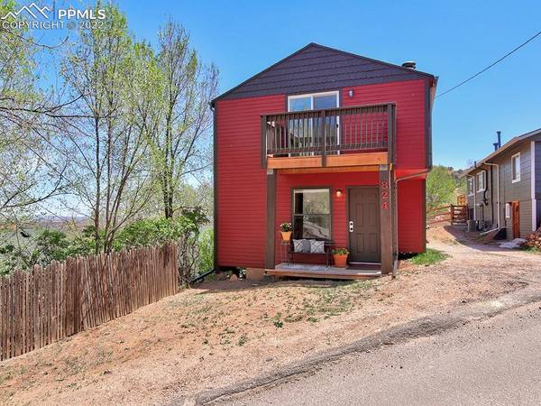 824 Shoshone PL, Manitou Springs, CO 80829