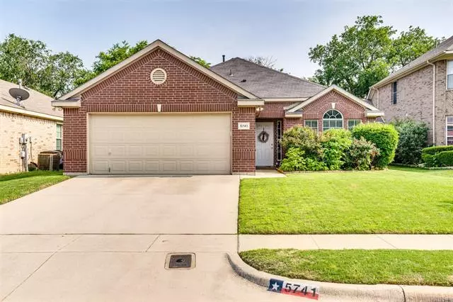 5741 Starboardway Drive, Fort Worth, TX 76135