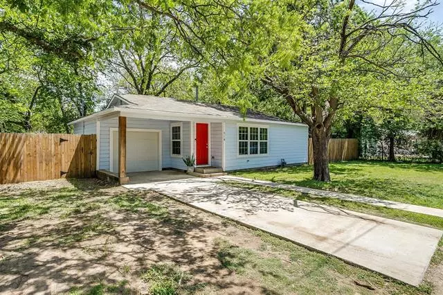 518 Sabine Avenue, Cleburne, TX 76031