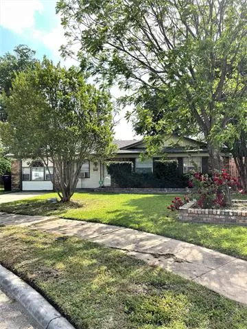 2818 Foxcroft Lane, Garland, TX 75044