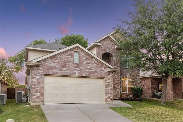 15613 Gatehouse Drive, Fort Worth, TX 76262