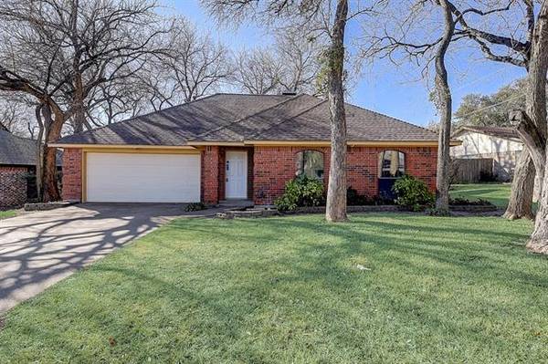 543 W Crossland Boulevard,  Grand Prairie,  TX 75052