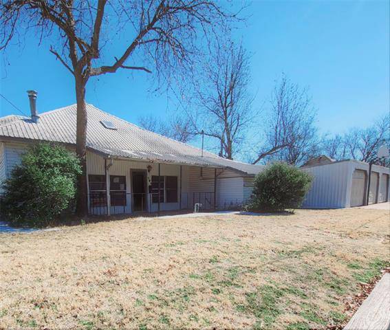 503 E South Street,  Henrietta,  TX 76365