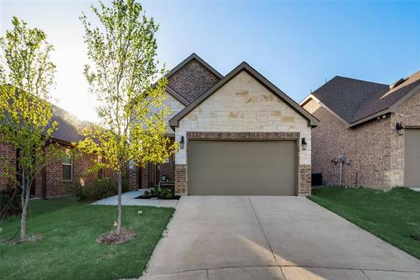 111 Mojave Way, Red Oak, TX 75154