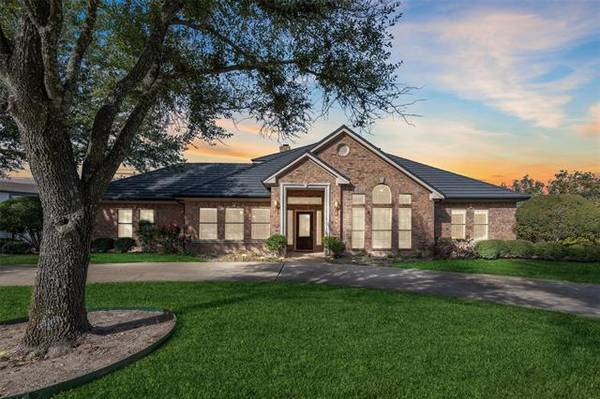 112 Shepherds Glen Road, Heath, TX 75032