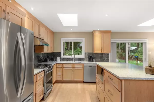 North Saanich, BC V8L 5G7,832 Dalkeith Ave