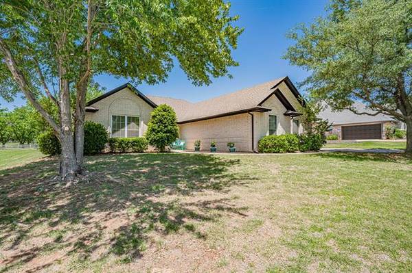 9511 Bellechase Road, Granbury, TX 76049