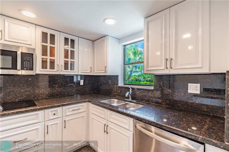 Lauderhill, FL 33319,6100 NW 44th St  #212