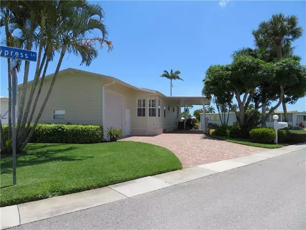 11271 Cypress LN, Fort Myers Beach, FL 33931