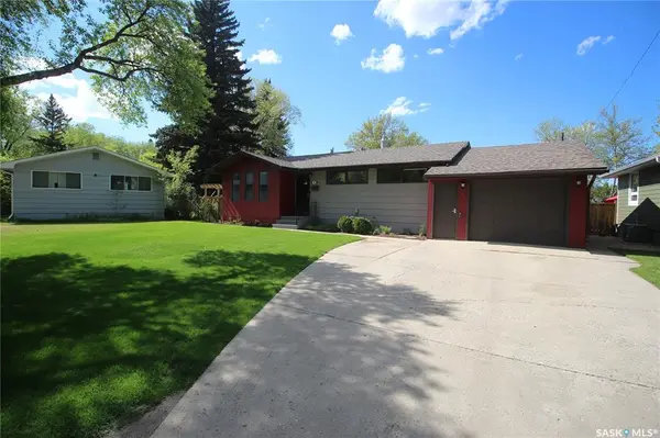12 Pinder CRESCENT, Saskatoon, SK S7J 2K8