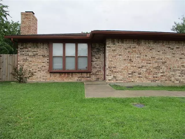 1848 Family Circle, Grand Prairie, TX 75051