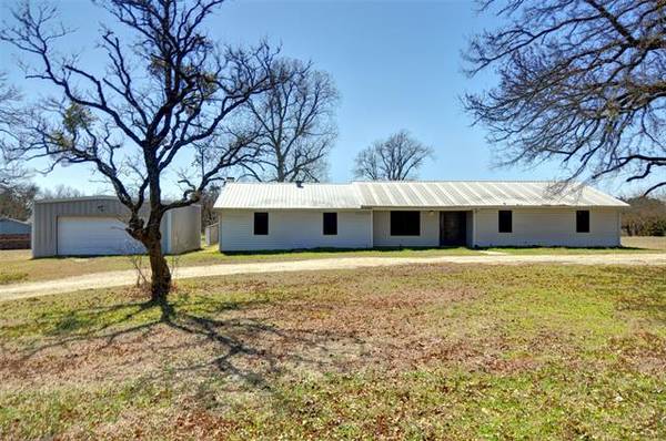 907 Oak Lane Drive, Joshua, TX 76058