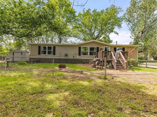 202 Davis Ranch Road, Alvarado, TX 76009