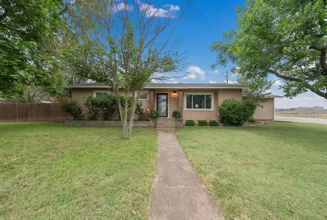 Clifton, TX 76634,505 S Avenue Q