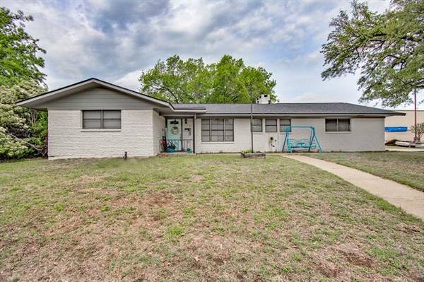 200 SW Cindy Lane, Burleson, TX 76028