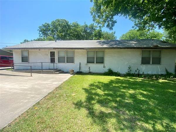 1119 S Grand Avenue, Gainesville, TX 76240