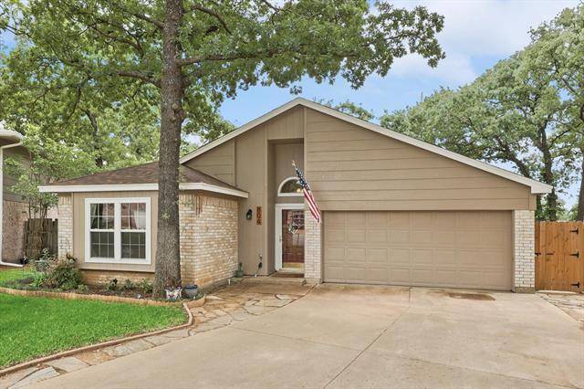 804 Love Wood Lane, Arlington, TX 76013