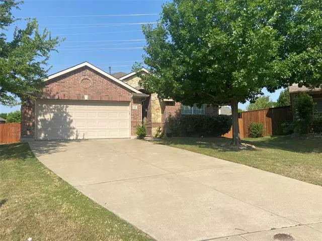 3900 Yarberry Court, Fort Worth, TX 76262