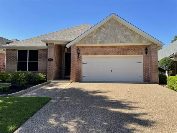 1706 Villa Court, Corinth, TX 76210