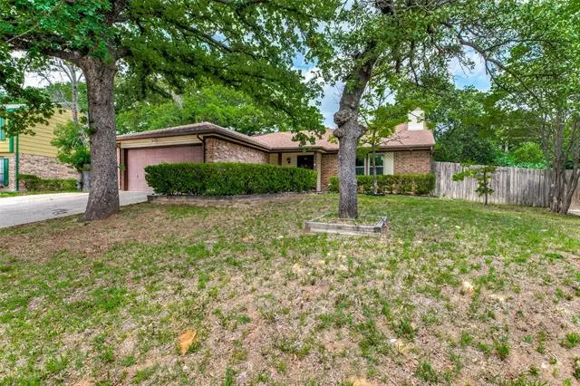 6303 Barcelona Drive, Arlington, TX 76016