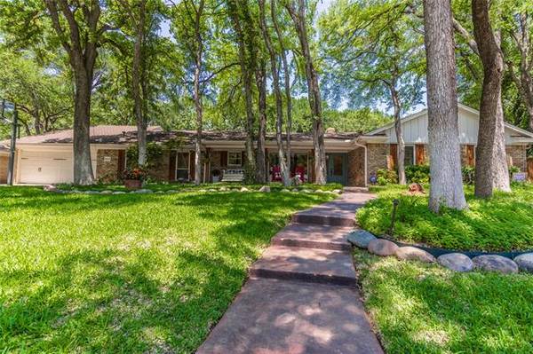 803 Delia Court, Arlington, TX 76012