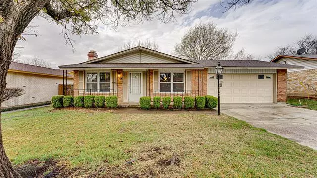 4636 Baystone Drive, Dallas, TX 75211