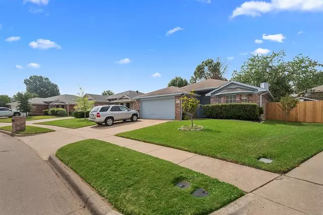 5821 Clarion Trail, Arlington, TX 76017