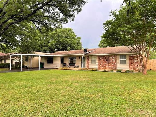 535 Robindale Lane, Fairfield, TX 75840