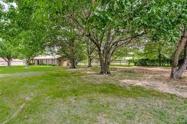 309 Berryhill Drive, Springtown, TX 76082