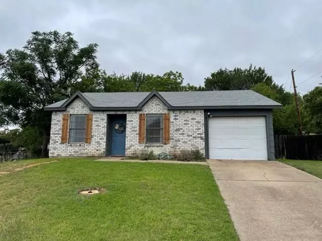 632 Black Hills Drive, Burleson, TX 76028