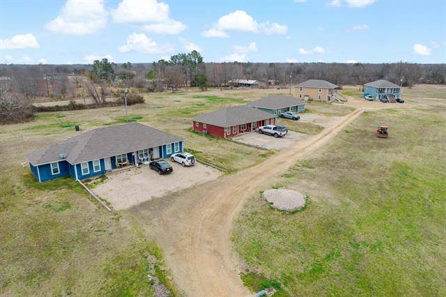 160 County Road 44100, Powderly, TX 75473