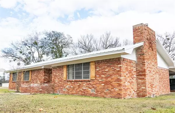 700 Gladys Street, Lone Oak, TX 75453