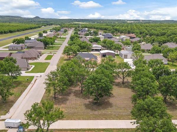 3013 Skyhawk Drive, Granbury, TX 76049