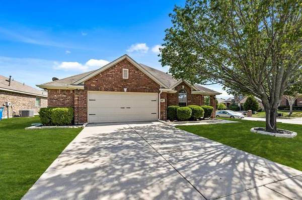 417 Bryn Mawr Lane, Van Alstyne, TX 75495