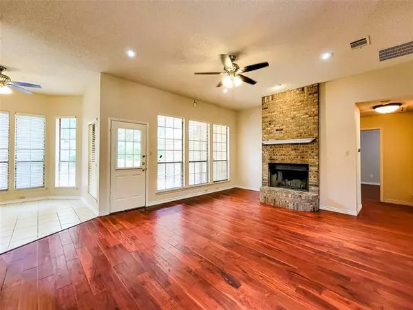 Grapevine, TX 76051,1010 W Winding Creek Drive