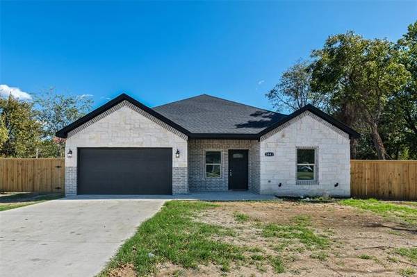 3841 Radford Road, Fort Worth, TX 76119