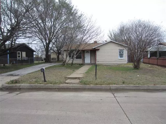 6005 Nell Street, Forest Hill, TX 76119