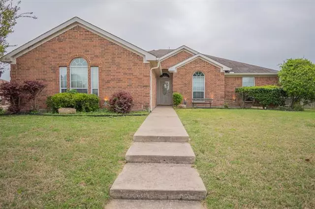 334 Hacienda Drive, Waxahachie, TX 75165