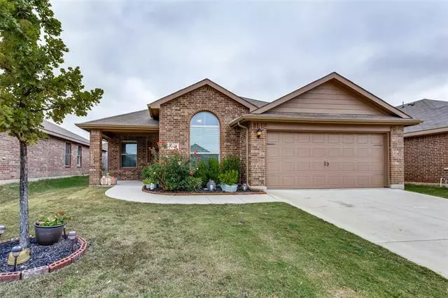 1120 Wellsbourne Lane, Fort Worth, TX 76134