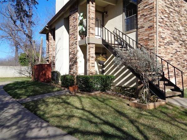 941 Turtle Cove #129, Irving, TX 75060