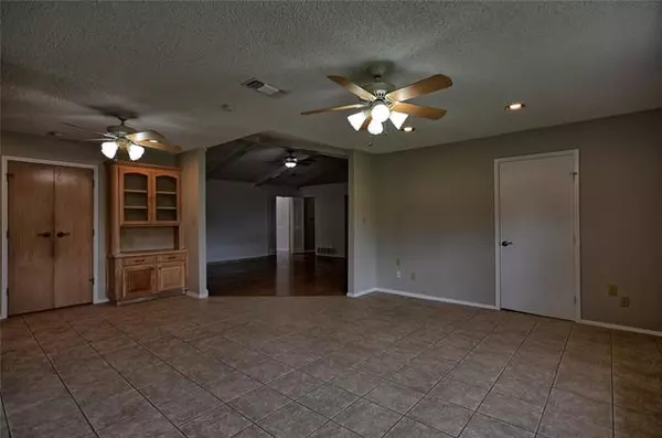 Edgecliff Village, TX 76134,6105 Meredith Lane