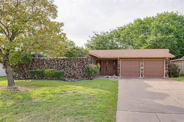 5621 Comer Drive, Fort Worth, TX 76134