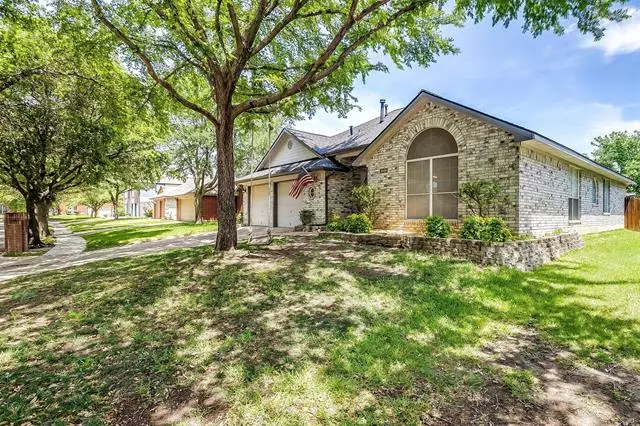 5428 Mormon Trail, Fort Worth, TX 76137