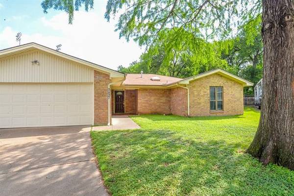 2827 Cross Timbers Drive,  Irving,  TX 75060